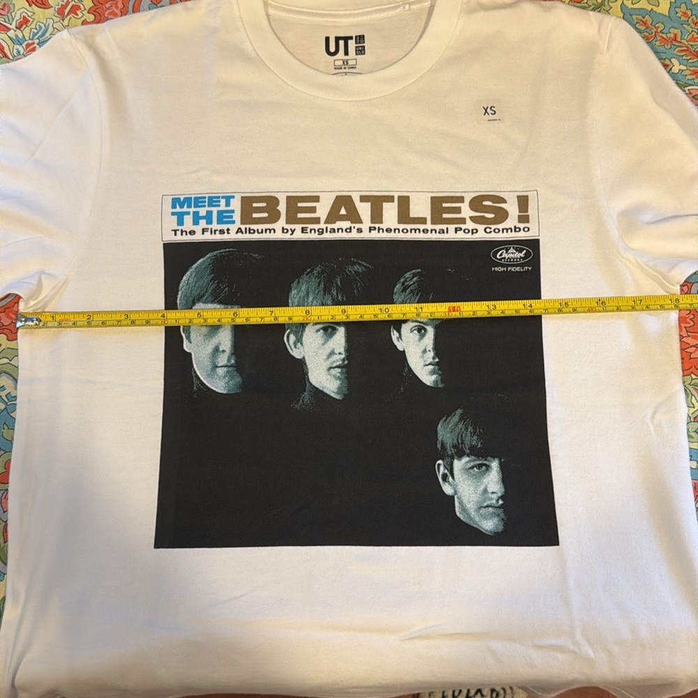 🆕 Uniqlo Beatles/ Capitol Records Graphic Tee NWT - Picture 6 of 11